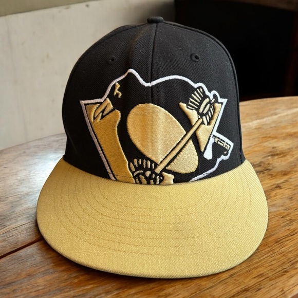Pittsburgh Penguins NHL 47 Brand Vintage Snapback Cropped Penguin Hat Cap Hockey - Picture 1 of 7